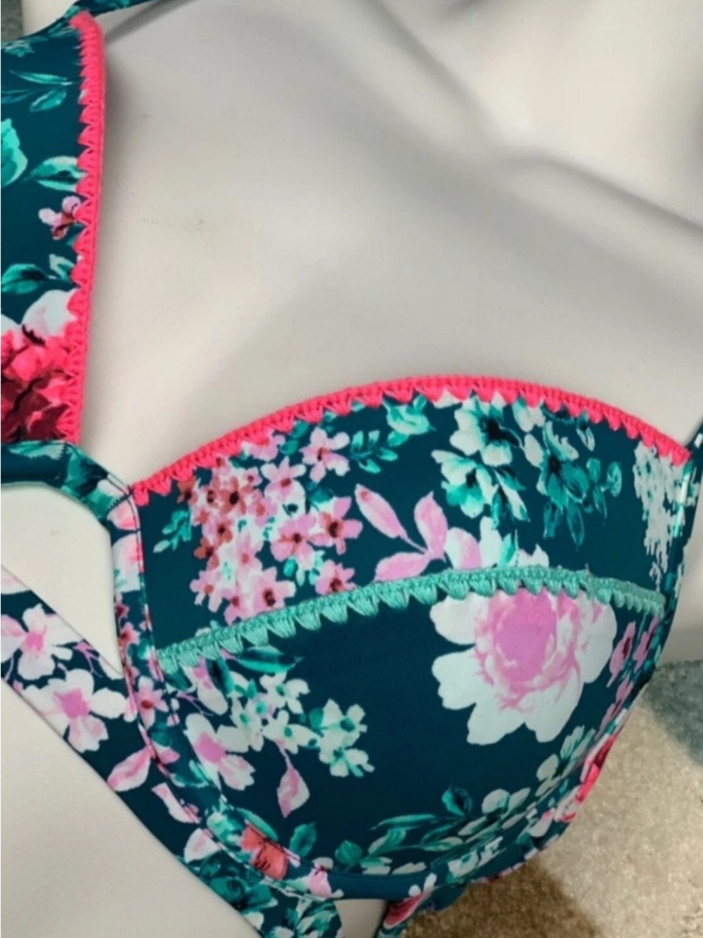 Shade Shore Floral Bikini Top SIZE 34DD - Picture 5 of 10